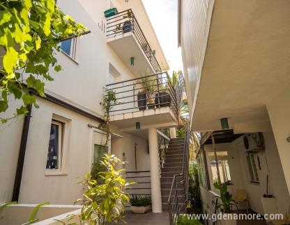 Apartamentos Kastel, alojamiento privado en Igalo, Montenegro